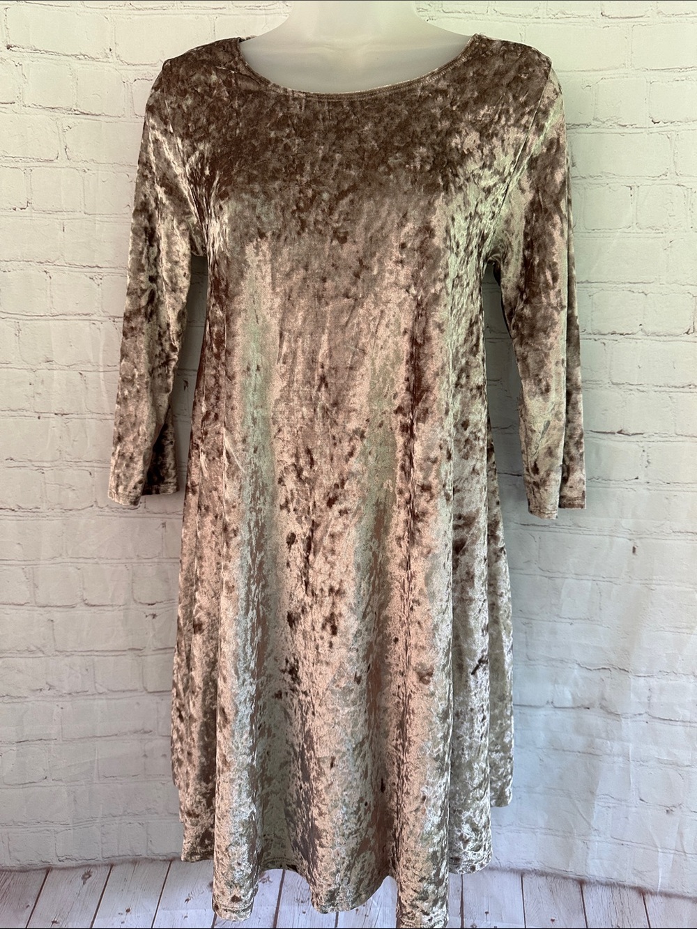 Rolla Coster NWT Crushed Velour Flowy Dress size M